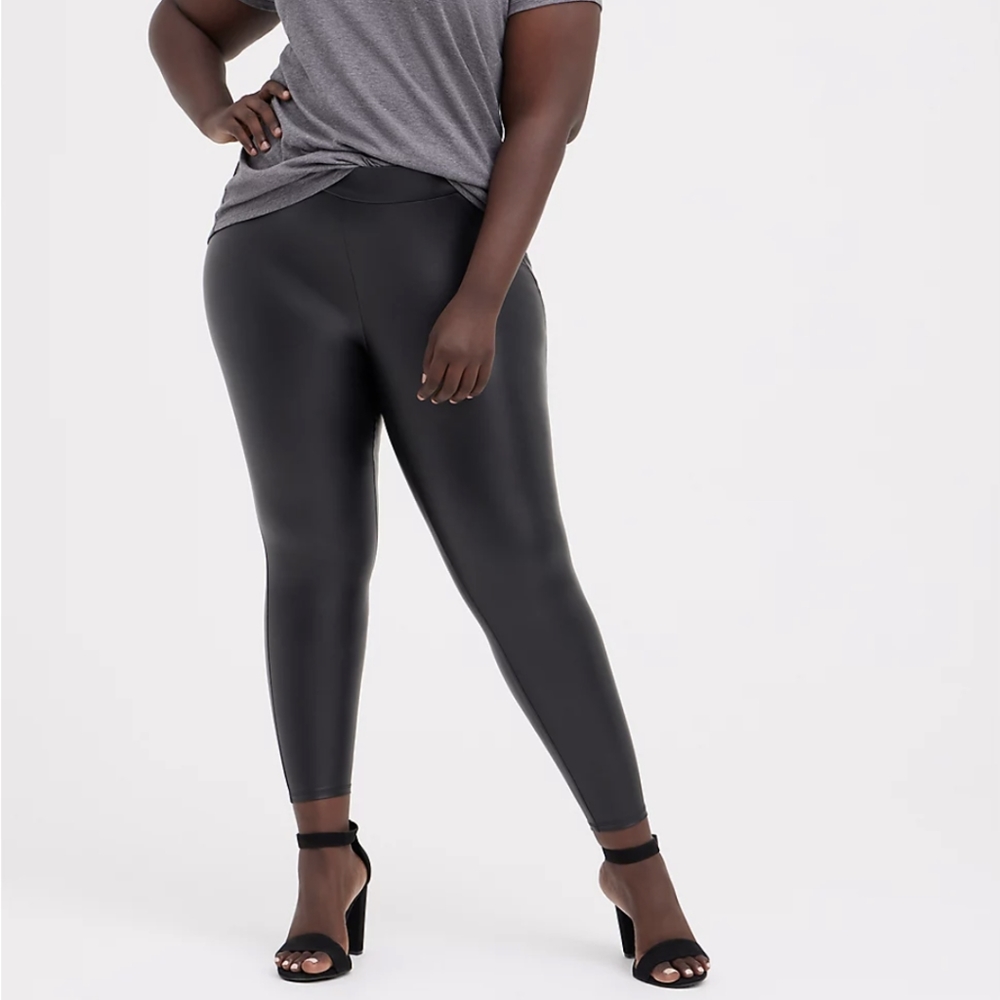 Torrid PLATINUM LEGGING – FAUX LEATHER BLACK